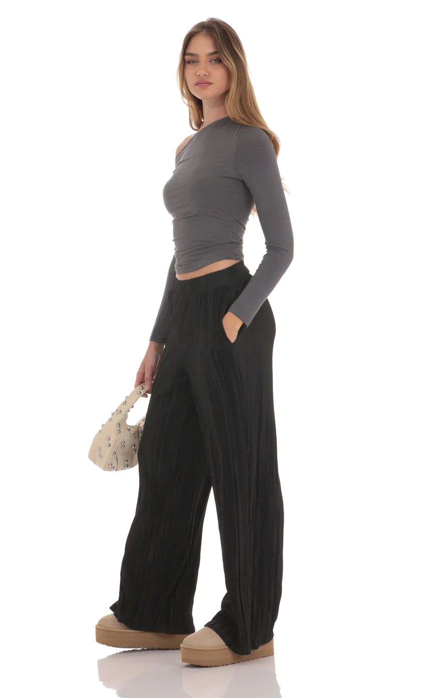 Pleated Straight Pants in Black